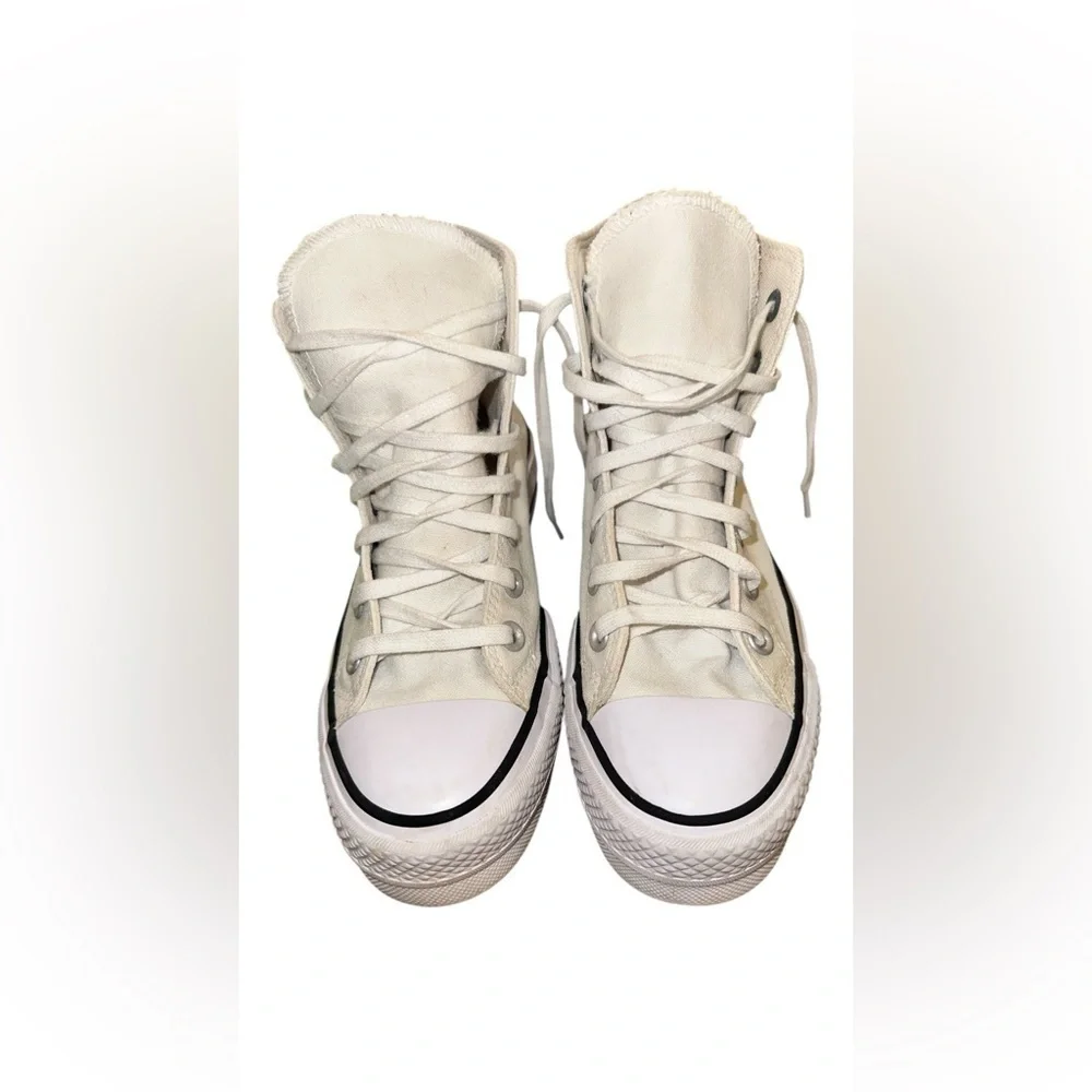 Women’s Chuck Taylor All Star Lift Platform Canvas. Size 6 - Picture 2 of 7
